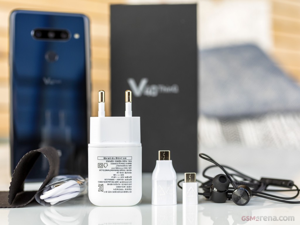 LG V40 ThinQ hands-on photo 1
