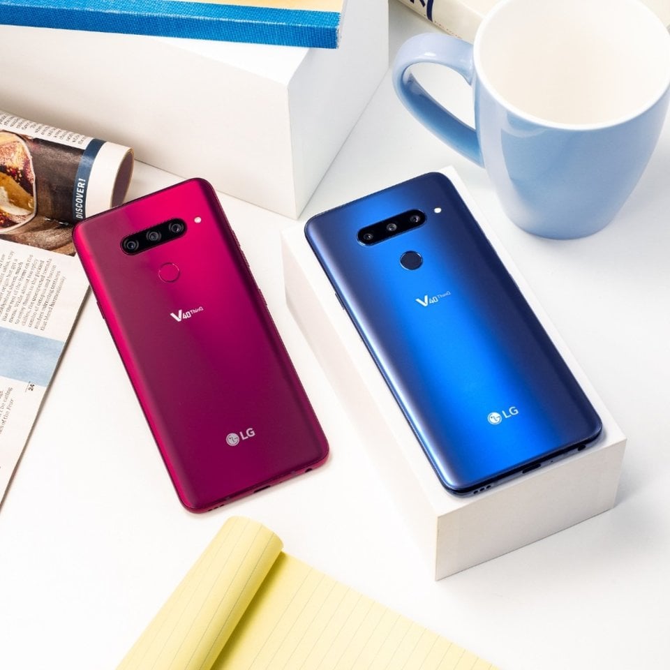 LG V40 ThinQ view 8