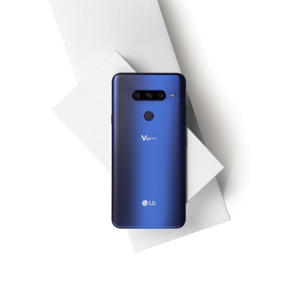 LG V40 ThinQ view 11