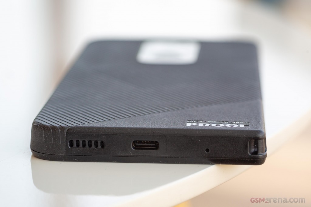 Motorola Defy (2021) hands-on photo 8
