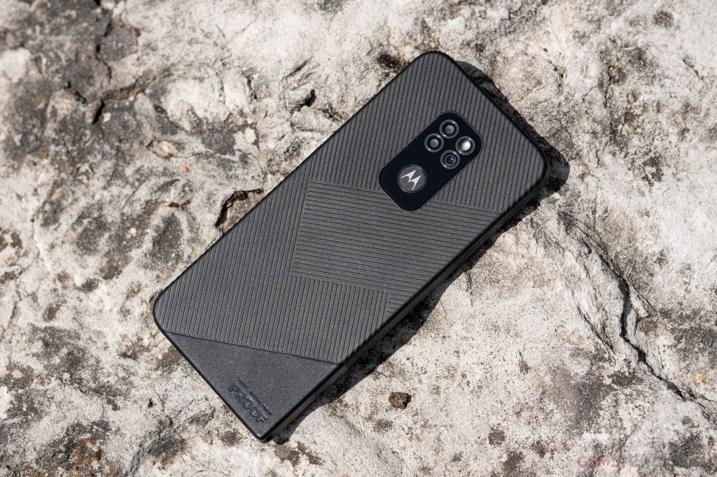 Motorola Defy (2021) hands-on photo 25