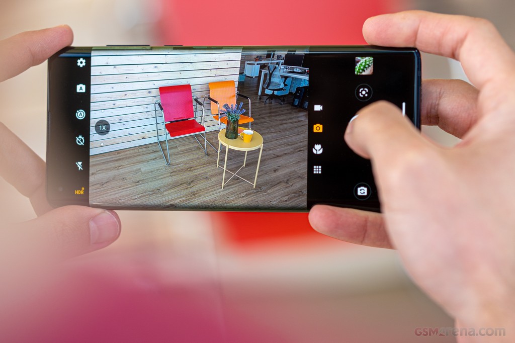 Motorola Edge hands-on photo 17