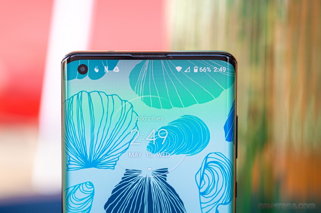Motorola Edge+ (2020) hands-on photo 4