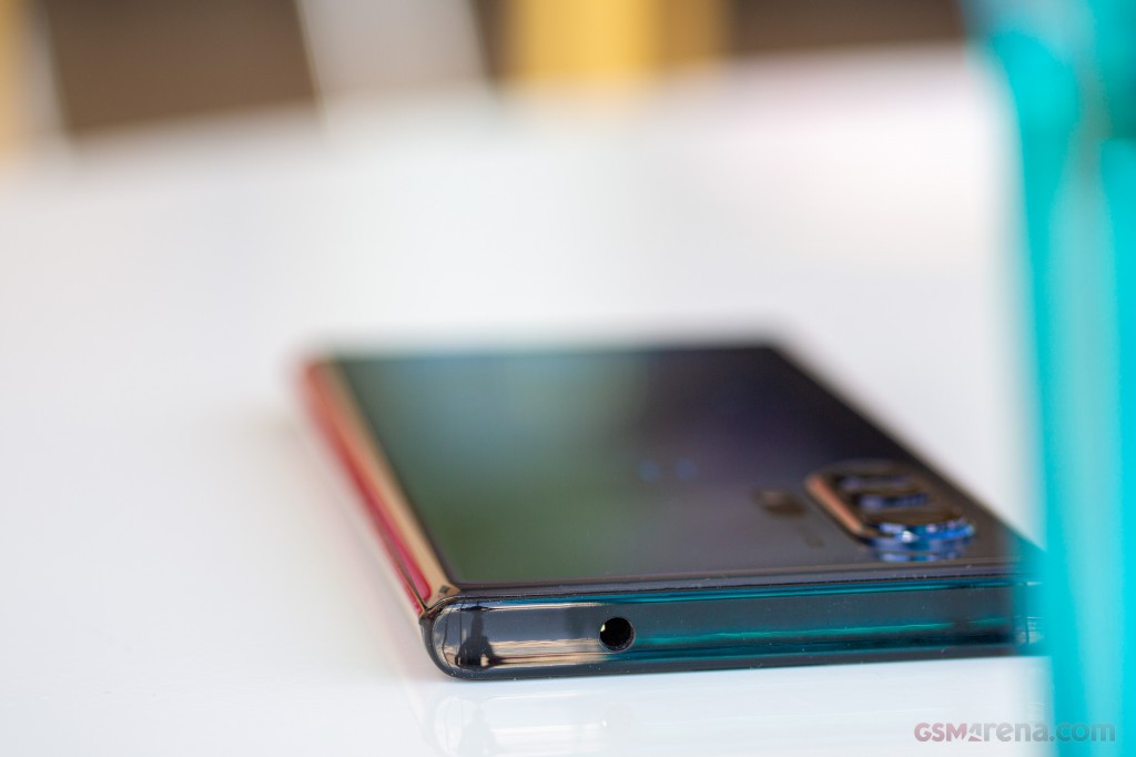 Motorola Edge+ (2020) hands-on photo 11