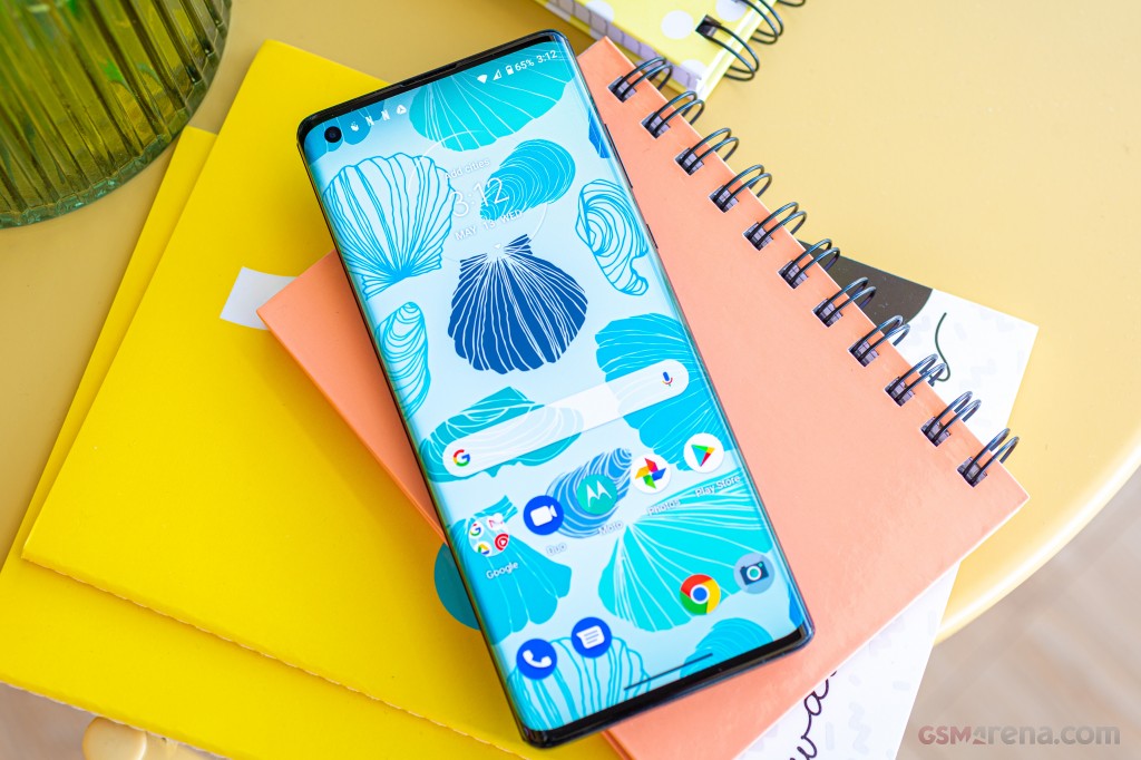 Motorola Edge+ (2020) hands-on photo 15