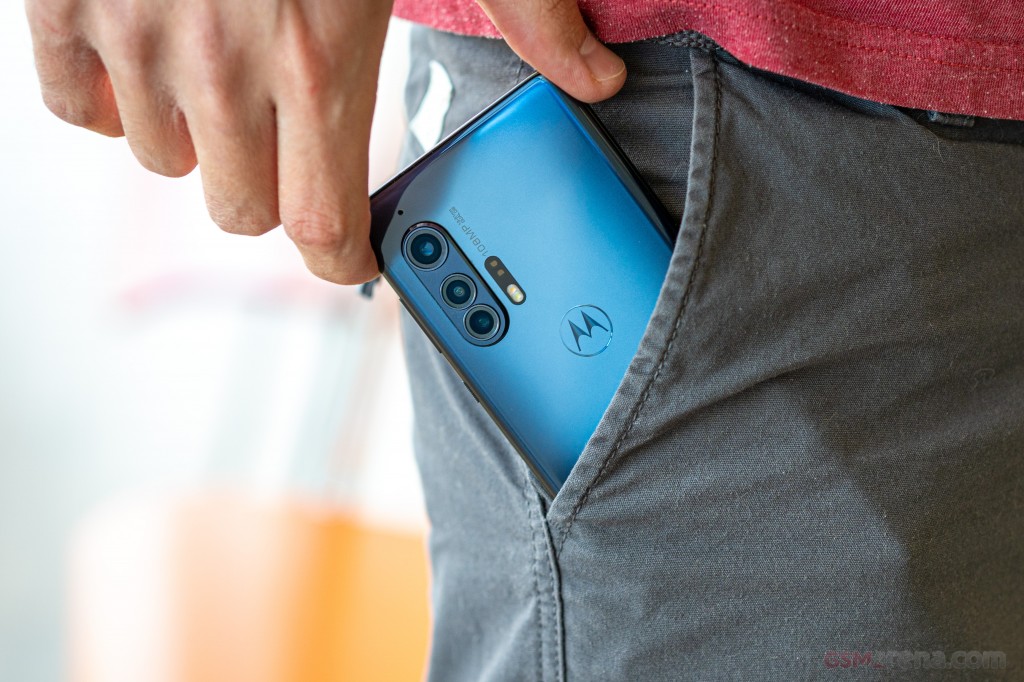 Motorola Edge+ (2020) hands-on photo 23