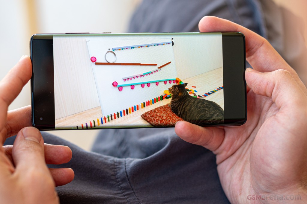 Motorola Edge+ (2020) hands-on photo 28