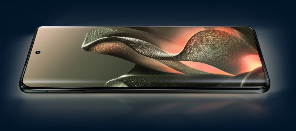 Motorola Edge (2025) view 5