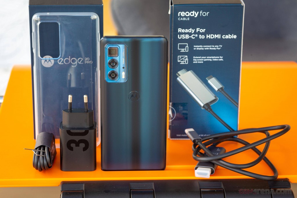 Motorola Edge 20 Pro hands-on photo 2