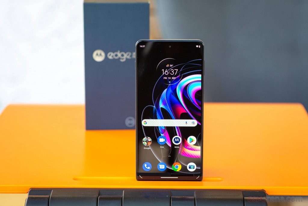 Motorola Edge 20 Pro hands-on photo 4