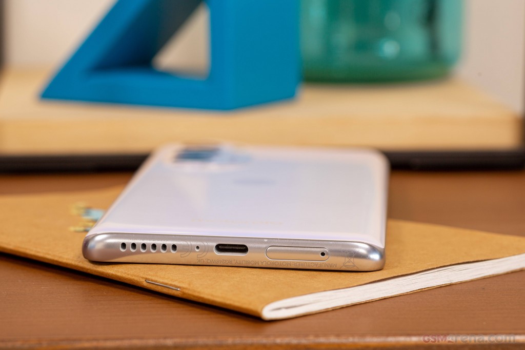 Motorola Edge 30 Pro hands-on photo 10