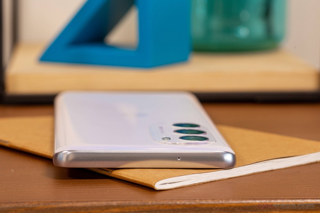 Motorola Edge 30 Pro hands-on photo 11