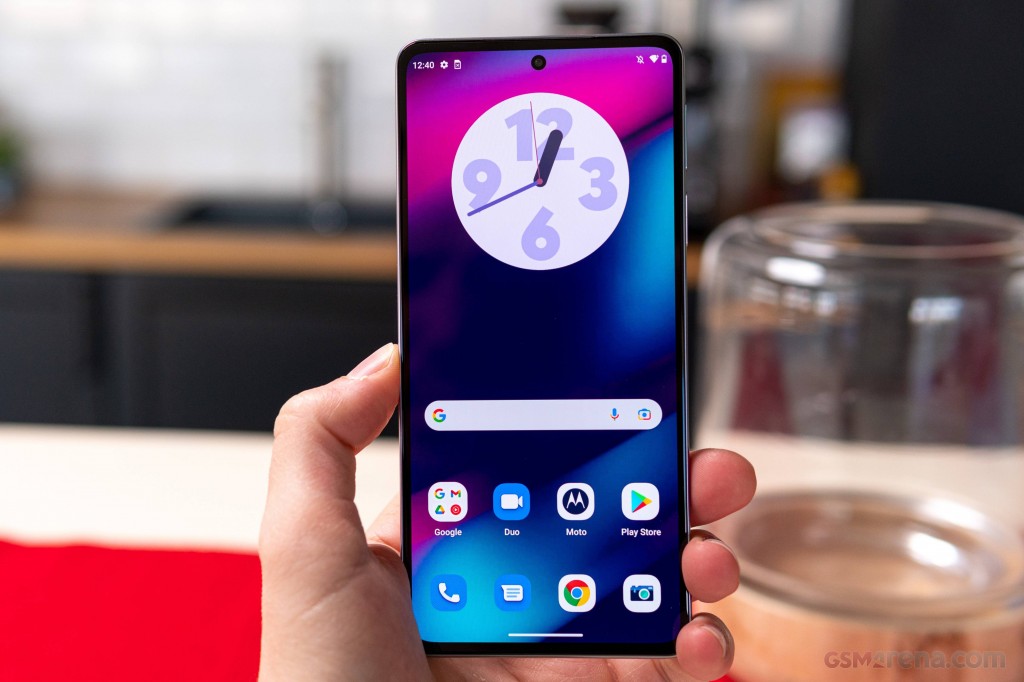 Motorola Edge 30 Pro hands-on photo 16