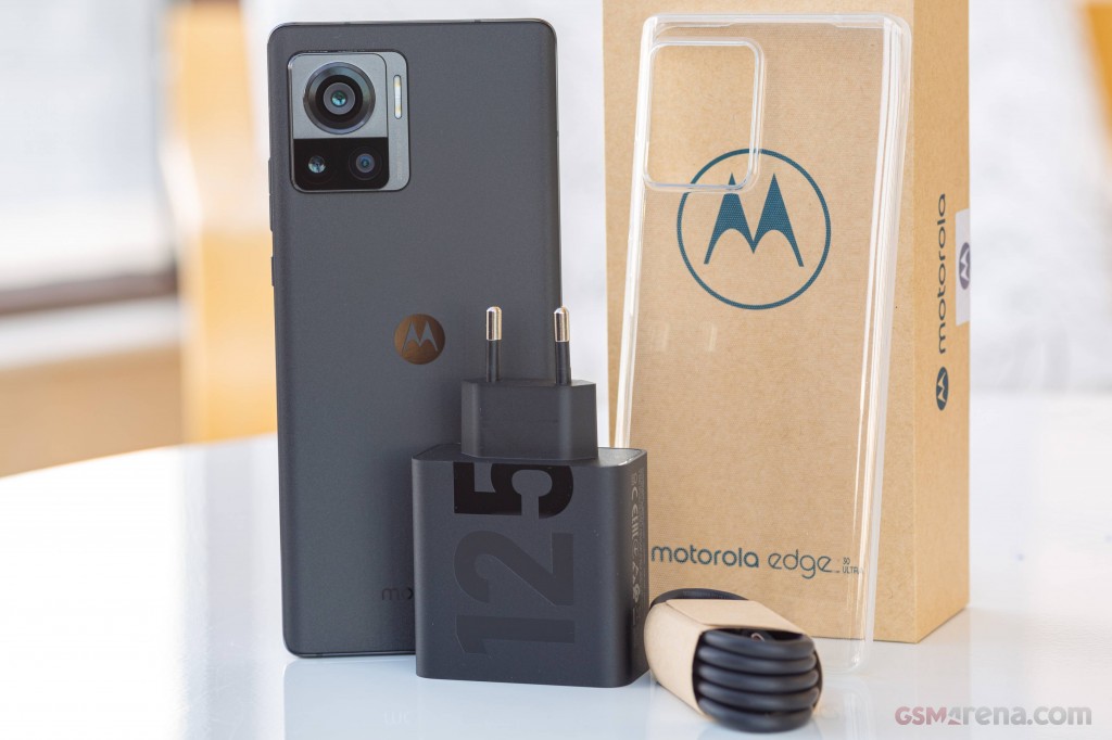 Motorola Edge 30 Ultra hands-on photo 1
