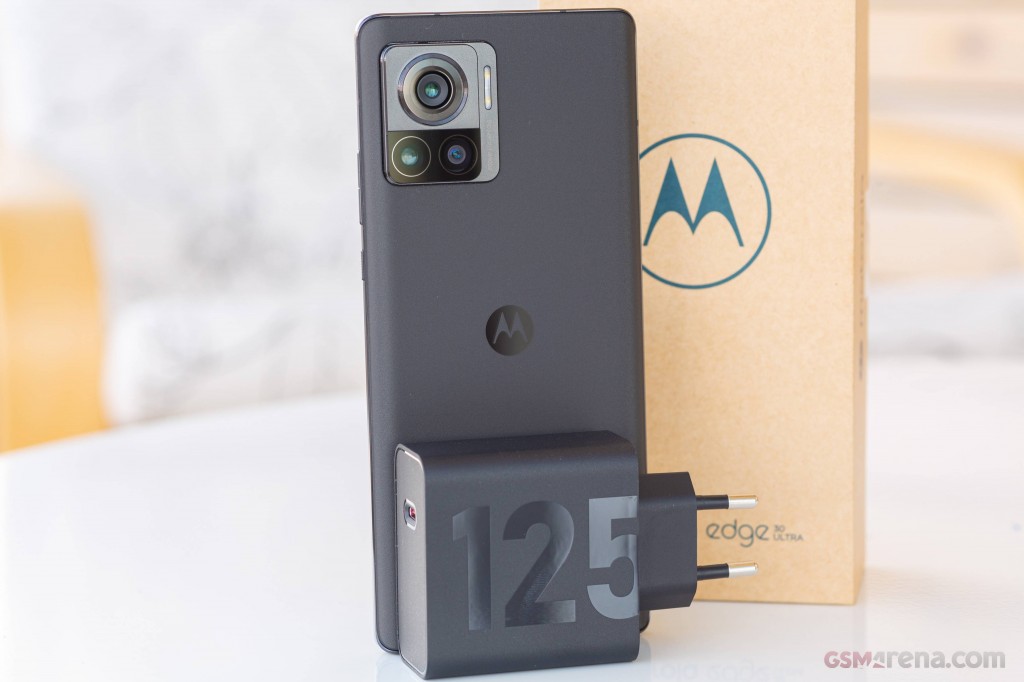 Motorola Edge 30 Ultra hands-on photo 2