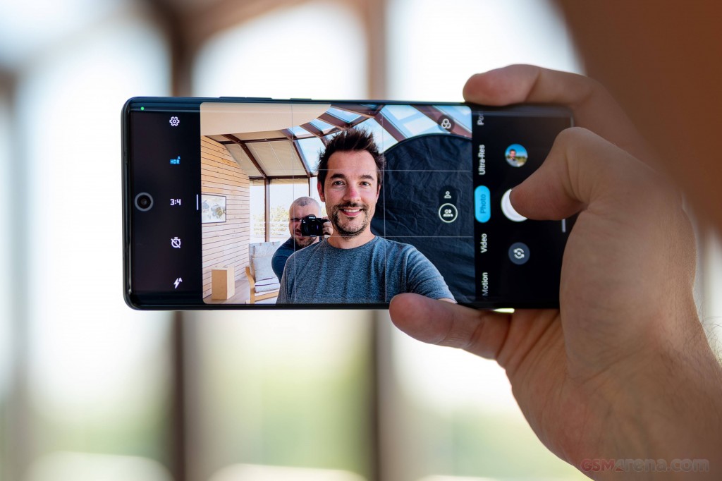Motorola Edge 30 Ultra hands-on photo 16