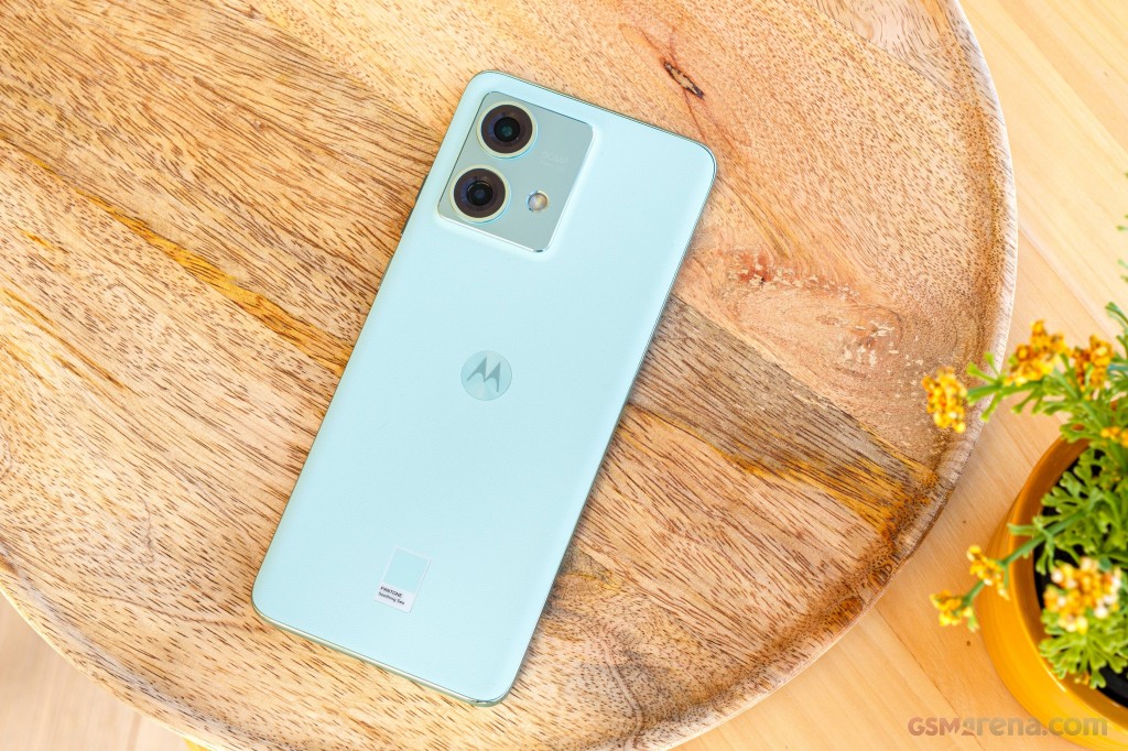 Motorola Edge 40 Neo hands-on photo 4
