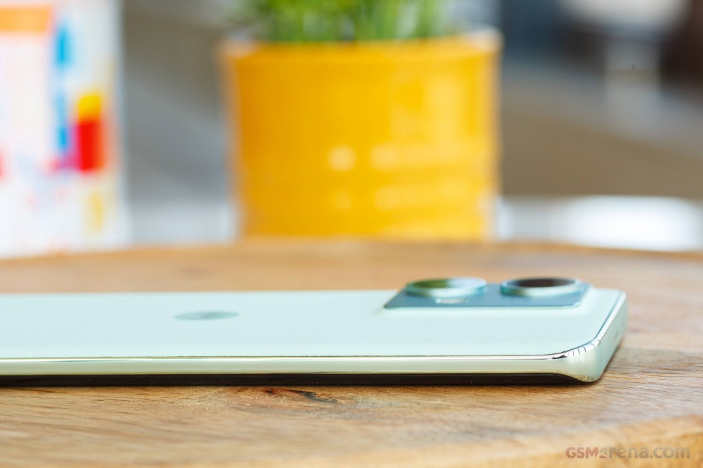 Motorola Edge 40 Neo hands-on photo 11
