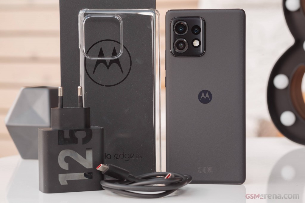 Motorola Edge 40 Pro hands-on photo 1