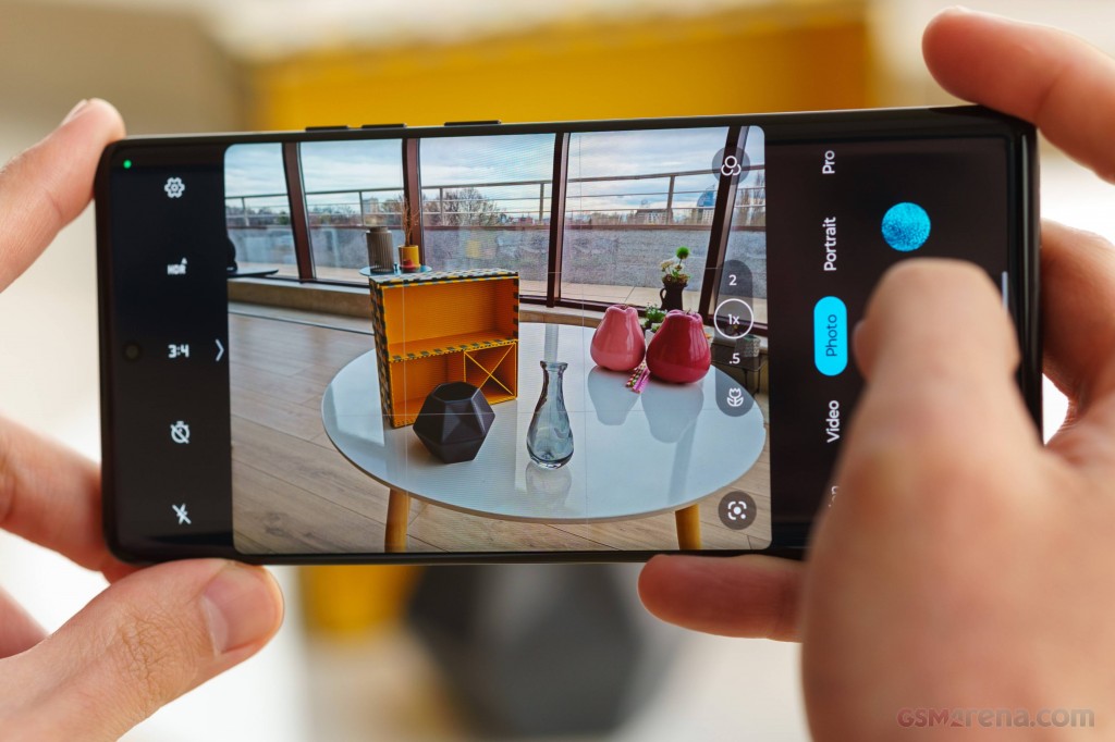 Motorola Edge 40 Pro hands-on photo 24