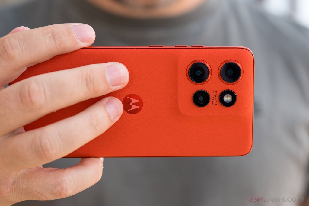 Motorola Edge 50 Neo hands-on photo 12