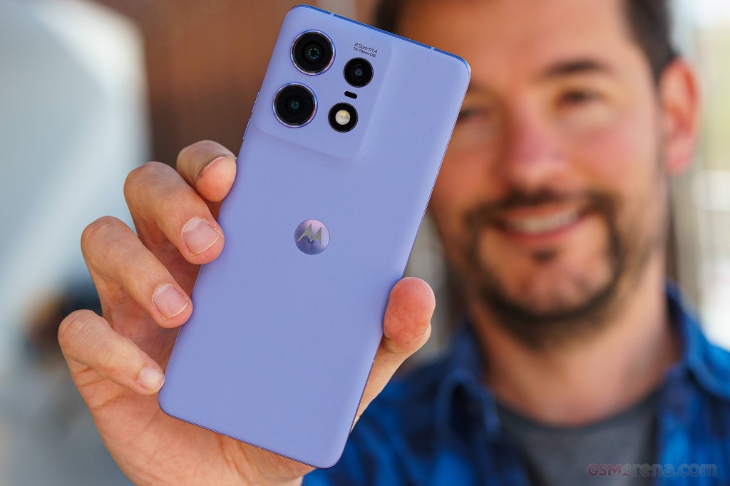 Motorola Edge 50 Pro hands-on photo 16