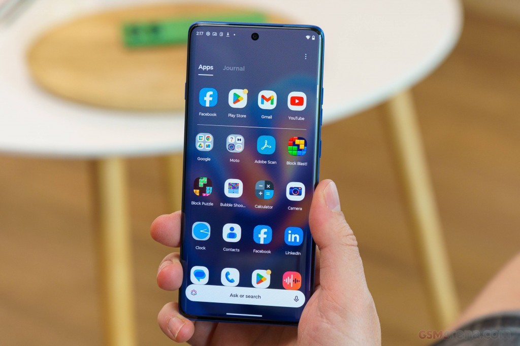 Motorola Edge 60 Pro hands-on photo 24