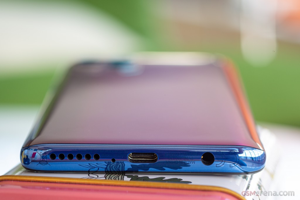 Motorola Moto G100 (2021) hands-on photo 12