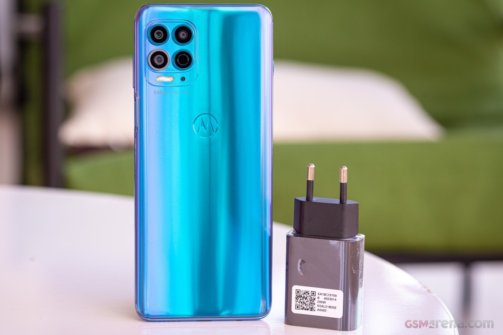 Motorola Moto G100 (2021) hands-on photo 15