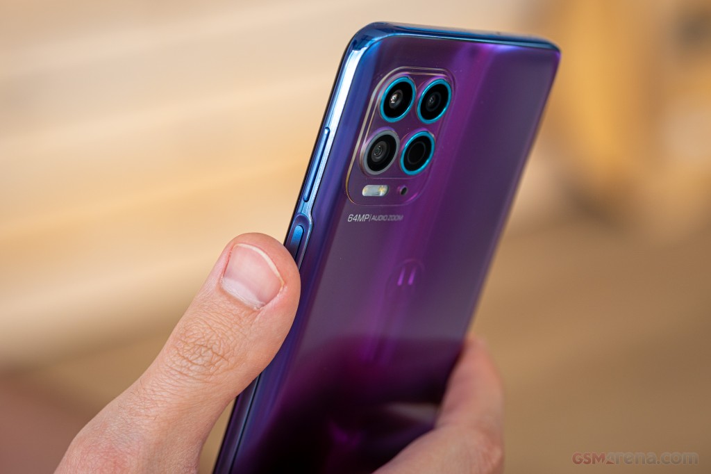 Motorola Moto G100 (2021) hands-on photo 22