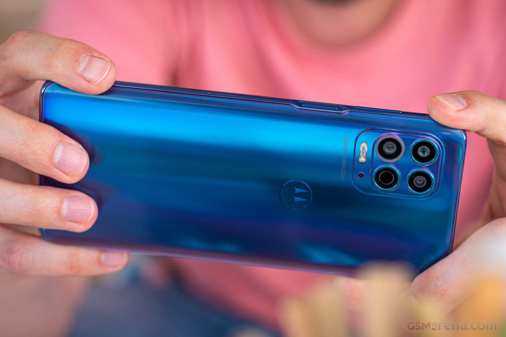 Motorola Moto G100 (2021) hands-on photo 25