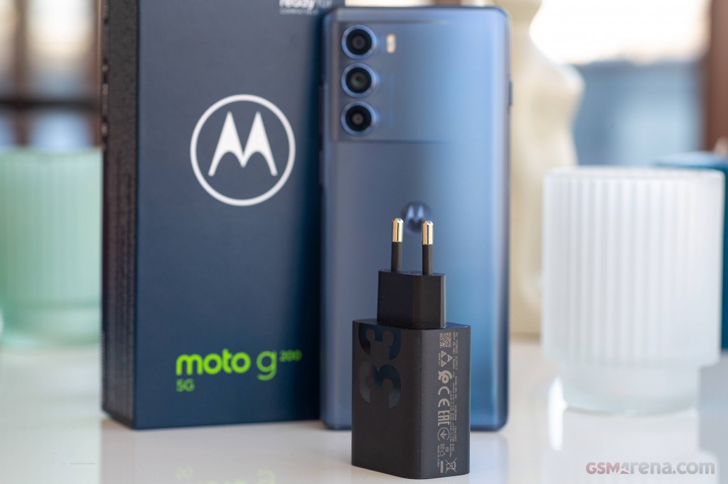 Motorola Moto G200 5G hands-on photo 2