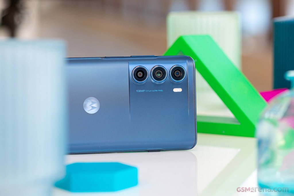 Motorola Moto G200 5G hands-on photo 11