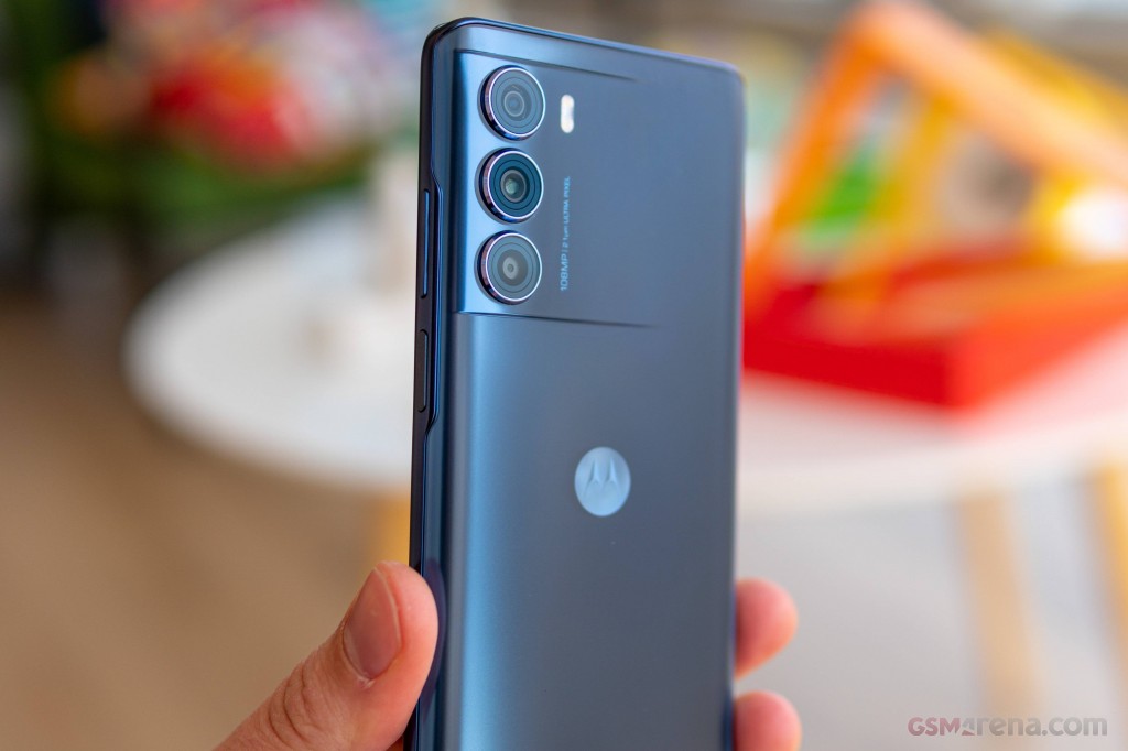 Motorola Moto G200 5G hands-on photo 13