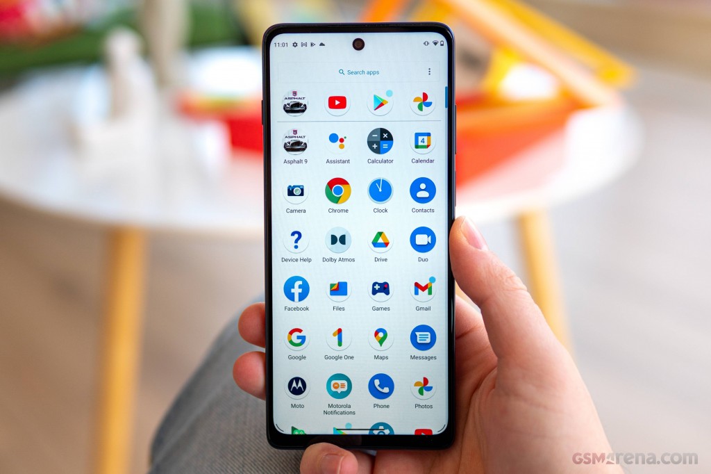 Motorola Moto G200 5G hands-on photo 16