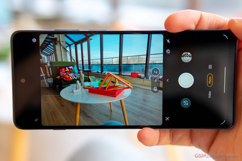 Motorola Moto G200 5G hands-on photo 25