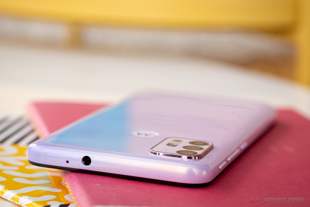 Motorola Moto G30 hands-on photo 13