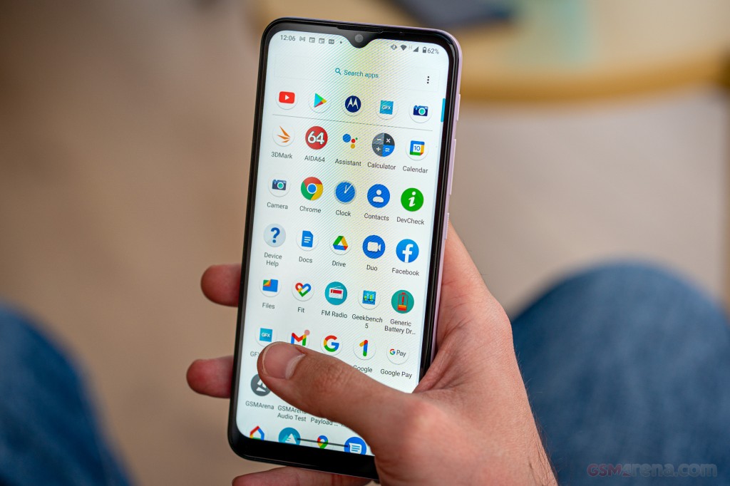 Motorola Moto G30 hands-on photo 19