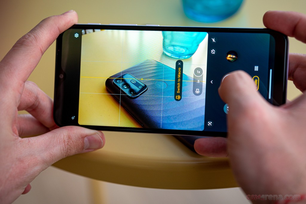 Motorola Moto G30 hands-on photo 21