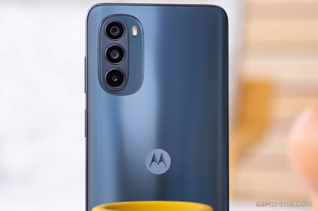 Motorola Moto G62 5G hands-on photo 4