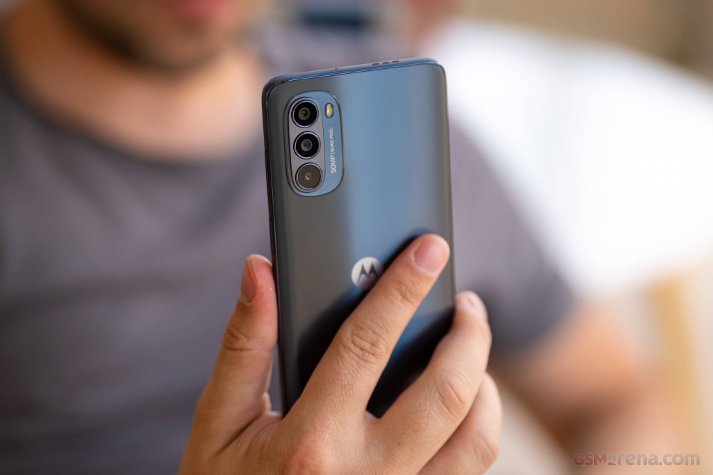 Motorola Moto G62 5G hands-on photo 13