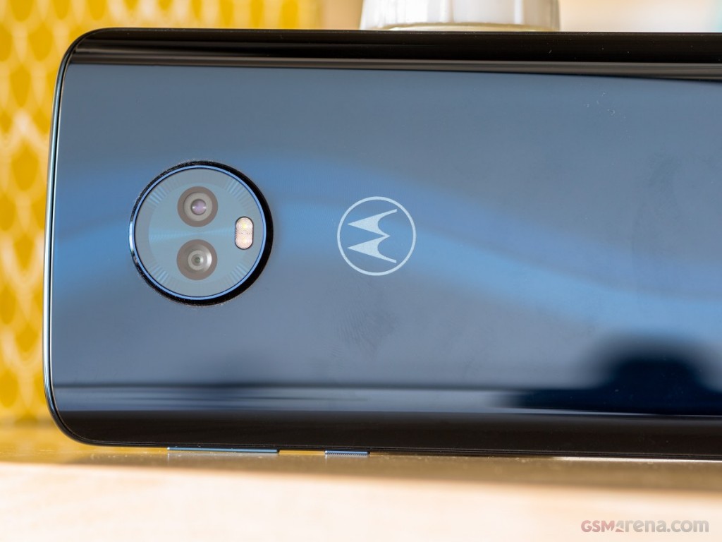 Motorola Moto G6 Plus hands-on photo 4