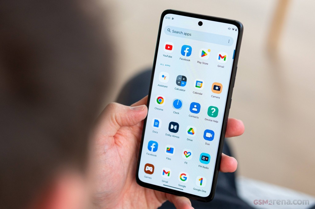 Motorola Moto G72 hands-on photo 21