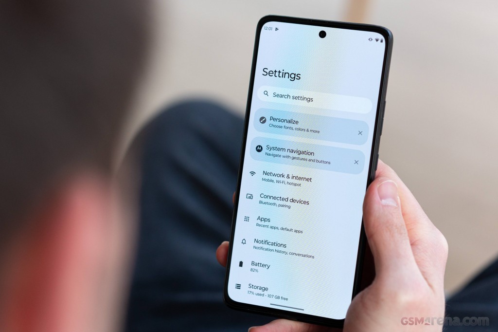Motorola Moto G72 hands-on photo 22