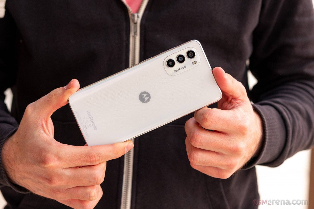 Motorola Moto G82 hands-on photo 7