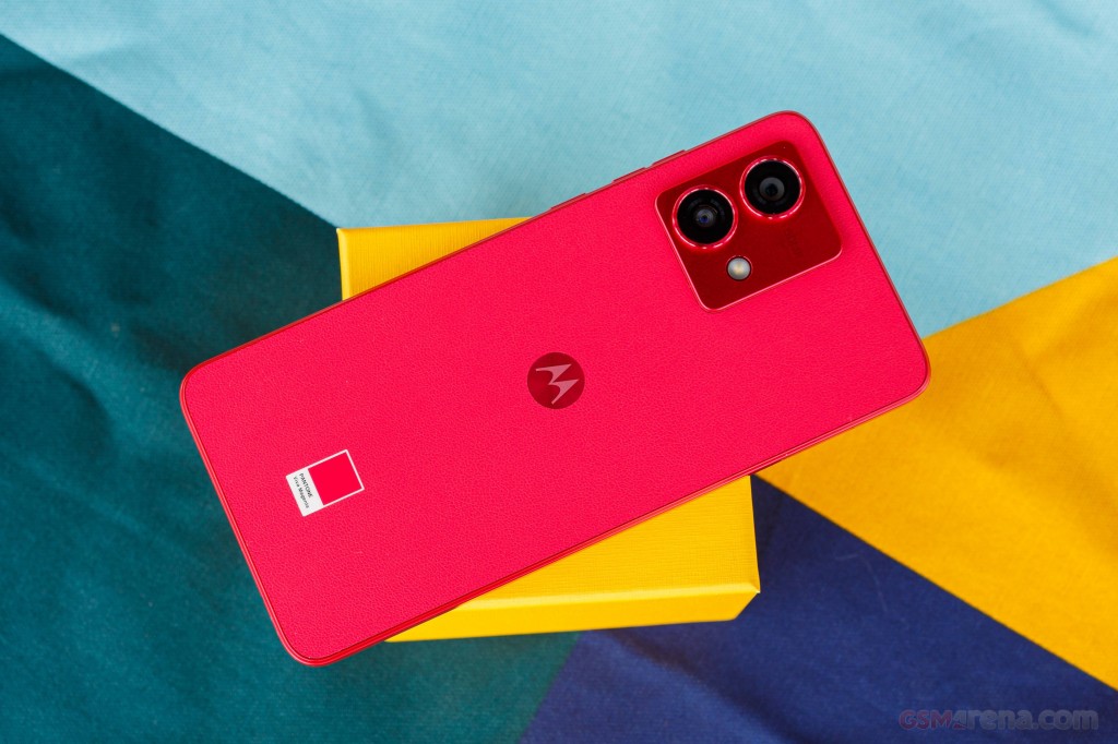 Motorola Moto G84 hands-on photo 1