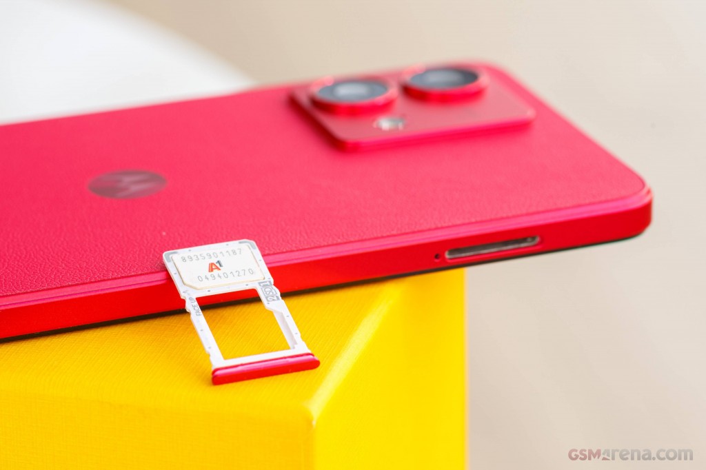 Motorola Moto G84 hands-on photo 13