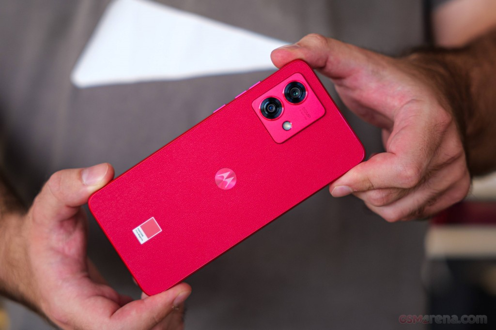 Motorola Moto G84 hands-on photo 16