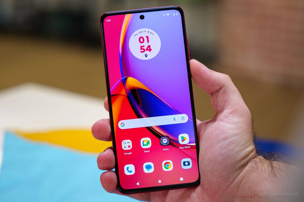 Motorola Moto G84 hands-on photo 20