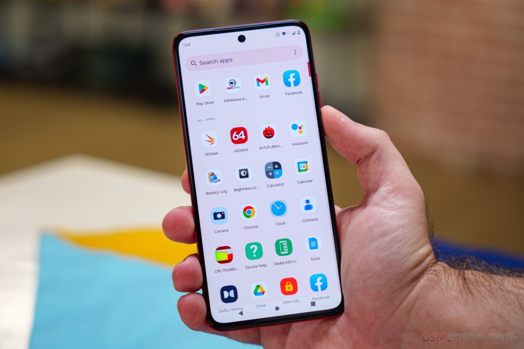 Motorola Moto G84 hands-on photo 21